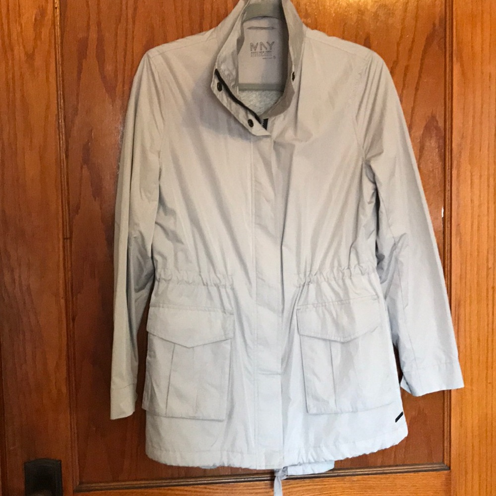 Lightweight jacket